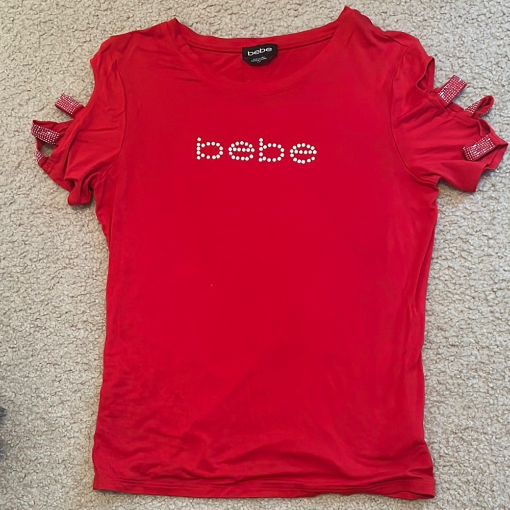 Bebe Red Short Sleeve Embellished w/ Sleeve Cut Out Size Large